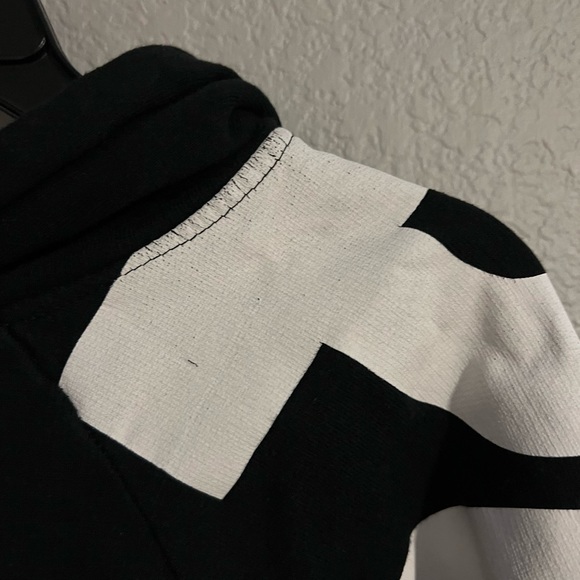 IVY PARK - Cropped Black Hoodie - Picture 4 of 7